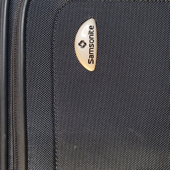 Samsonite Travel Bag - Picture 3 of 9